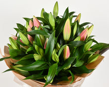 Load image into Gallery viewer, Lily Lover Bouquet