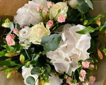 Load image into Gallery viewer, Pastel Camilla Bouquet