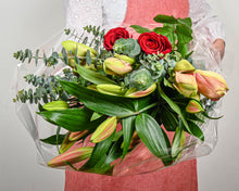 Load image into Gallery viewer, Long Stemmed Mixed Bouquet
